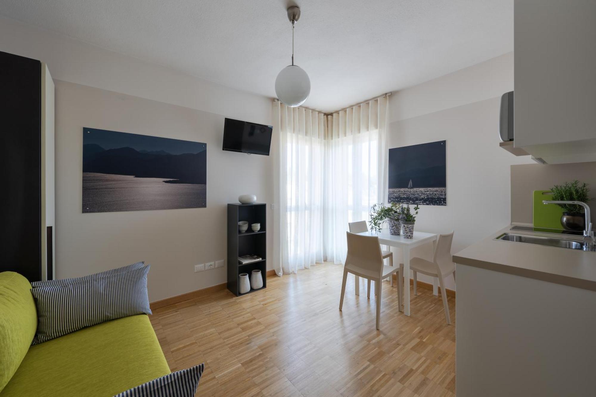 Vialeromadodici Rooms & Apartments Лацизе Экстерьер фото