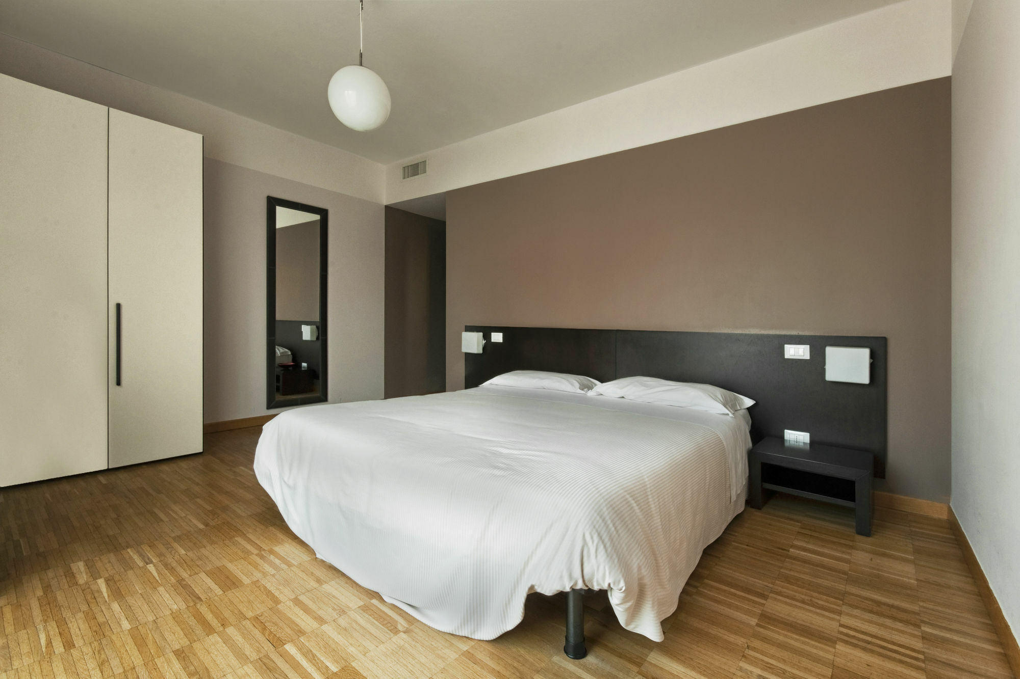 Vialeromadodici Rooms & Apartments Лацизе Экстерьер фото
